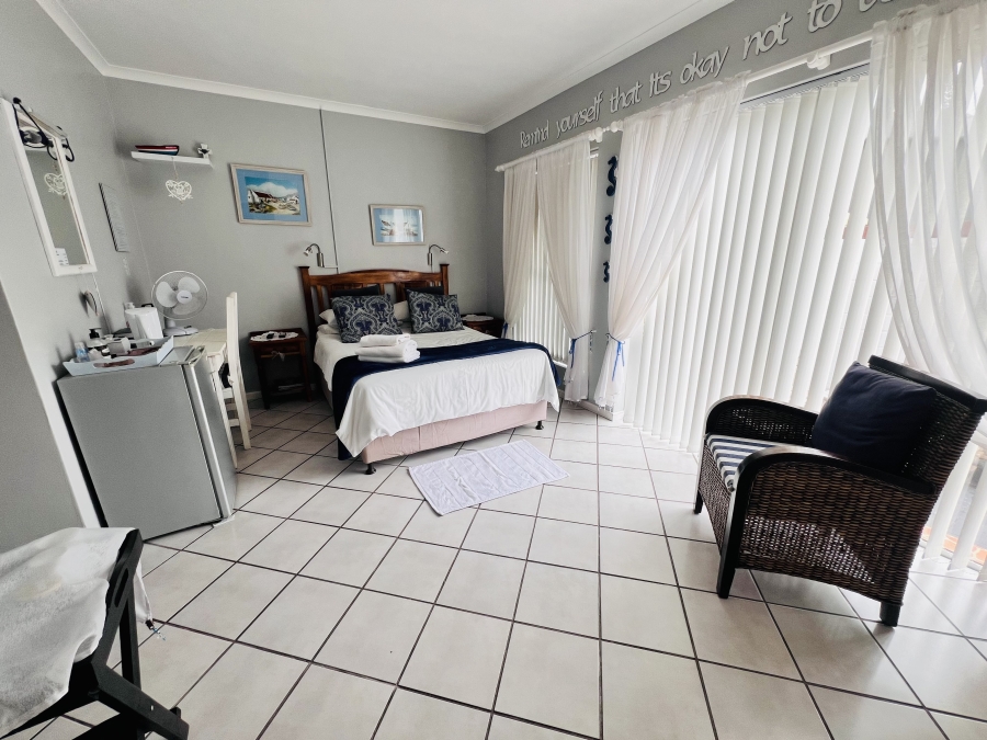 7 Bedroom Property for Sale in Country Club Western Cape